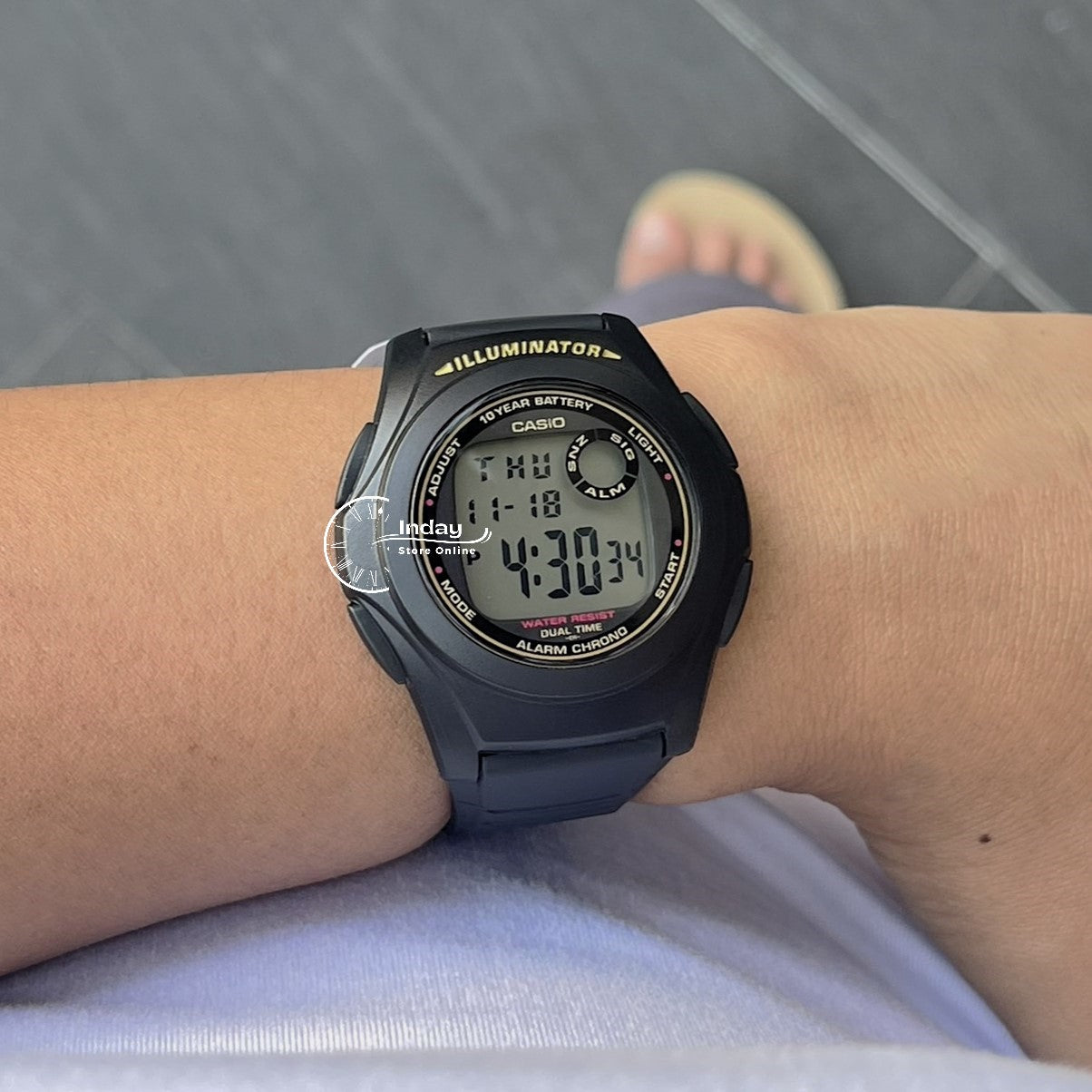 Casio Women's Watch F-200W-9A Digital Resin Band Resin Glass Battery Life: 10 Years