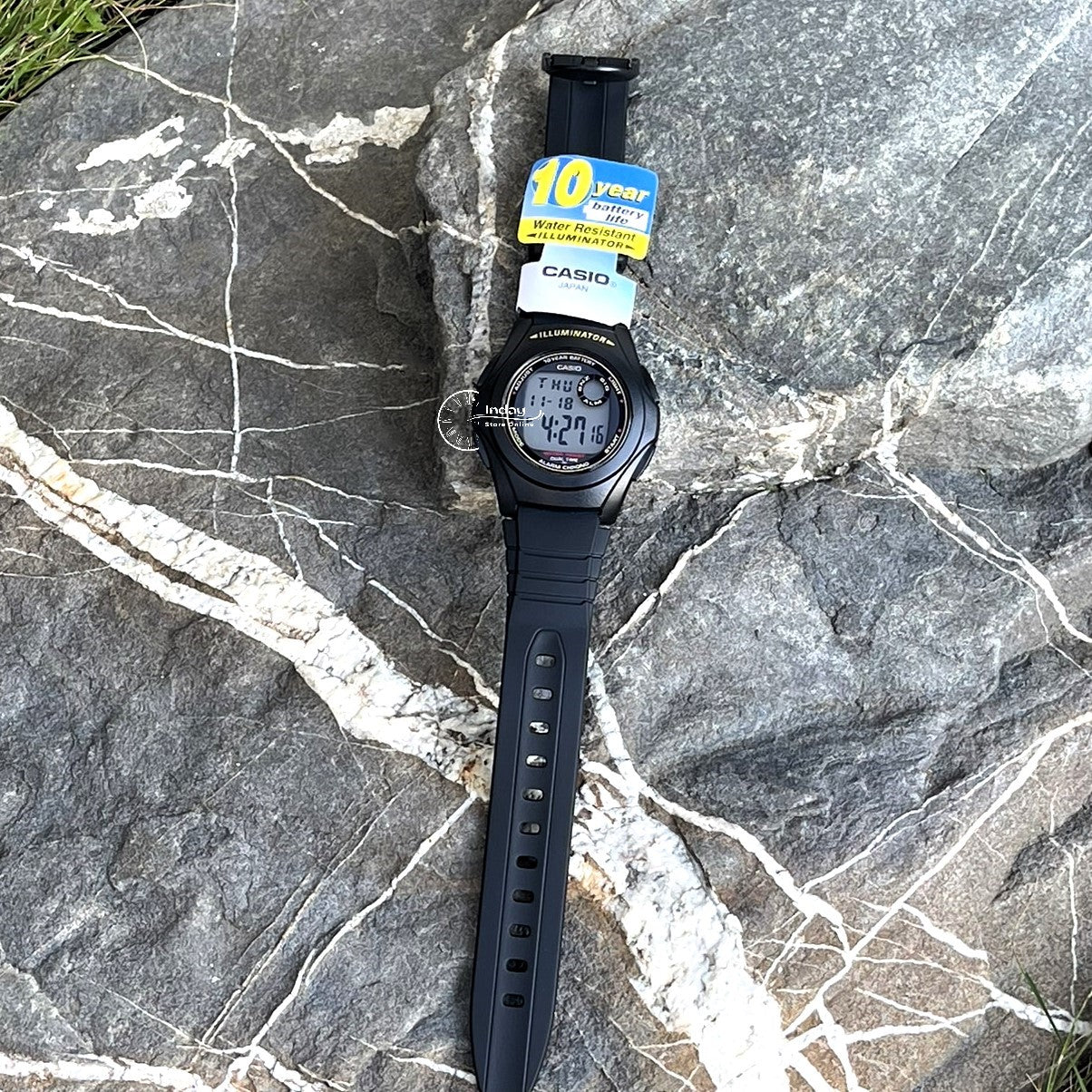Casio Women's Watch F-200W-9A Digital Resin Band Resin Glass Battery Life: 10 Years