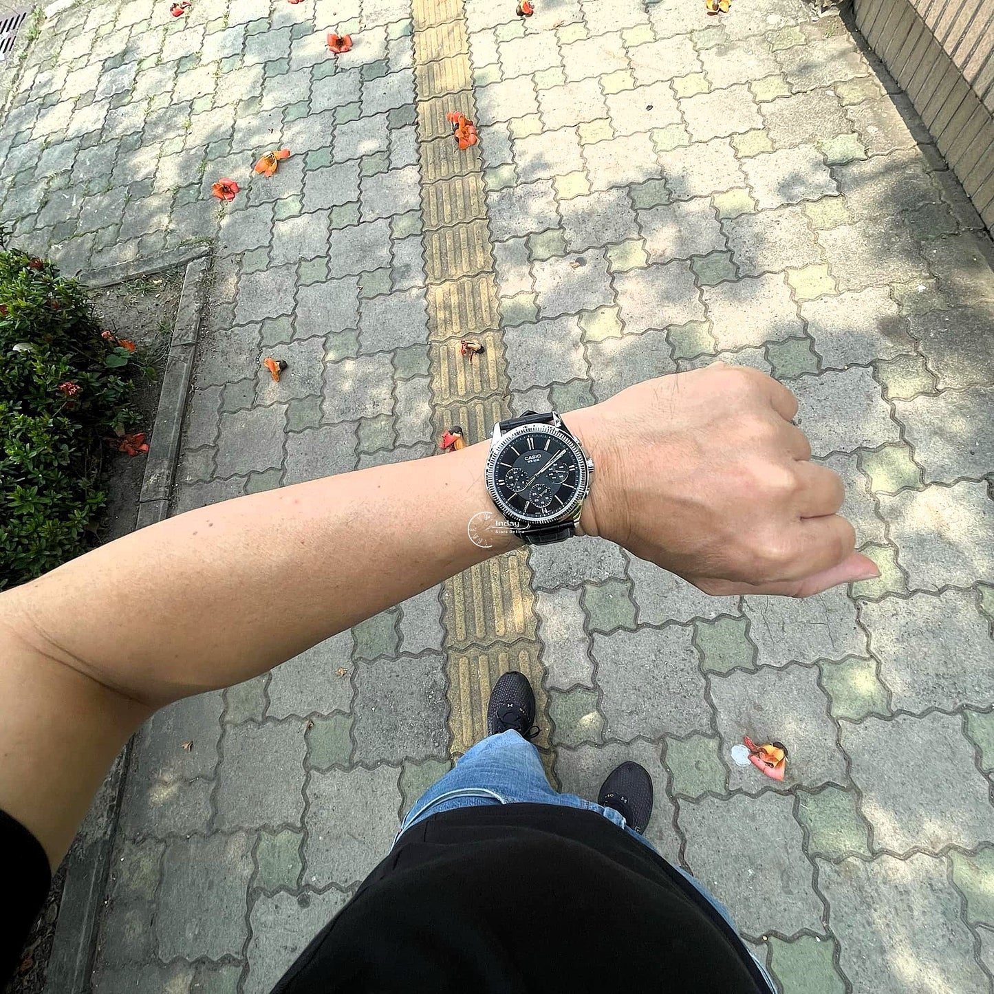 Casio Men's Watch MTP-1375L-1A Mineral Glass Genuine Leather Band