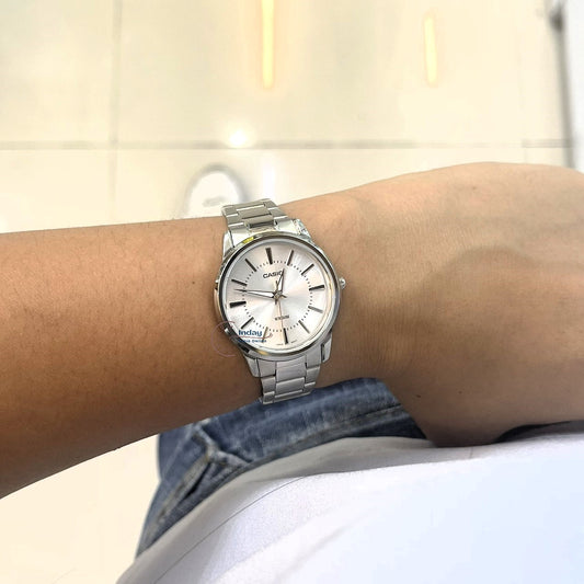 Casio Fashion Women's Watch LTP-1303D-7A Silver Stainless Steel Band Mineral Glass Triple-fold Clasp