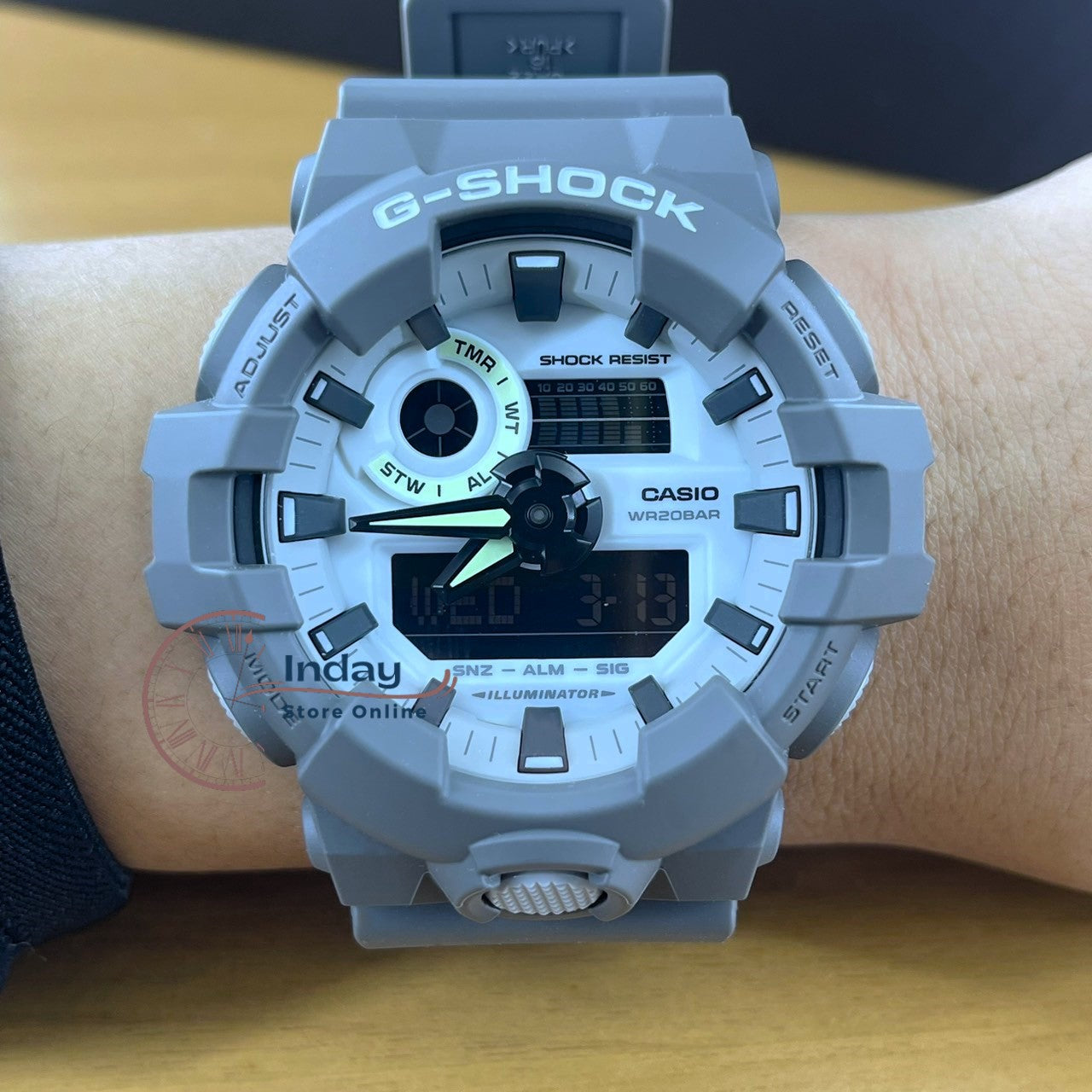Casio G-Shock GA-700HD-8AER orologio digitale multifunzione Casio G-Shock GA-700HD-8AER orologio digitale multifunzione