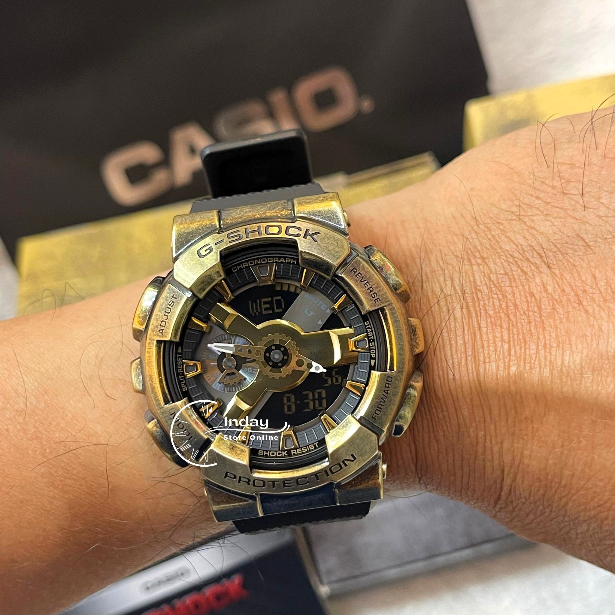 White and gold store g shock mens