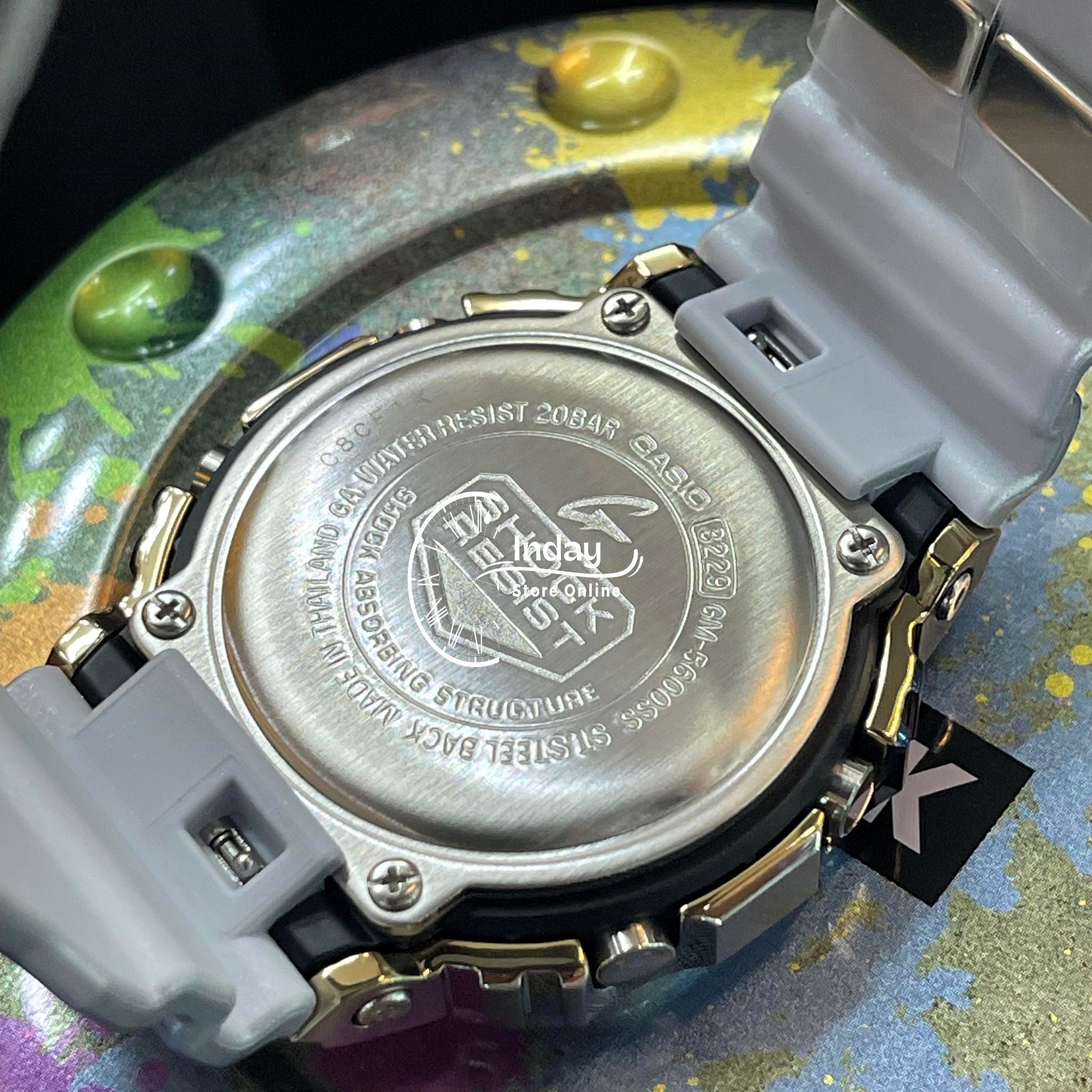 G-Shock GM-5600SS-1ER Orologio Unisex – Quadrante Nero, Cinturino Multicolore, 20 Bar