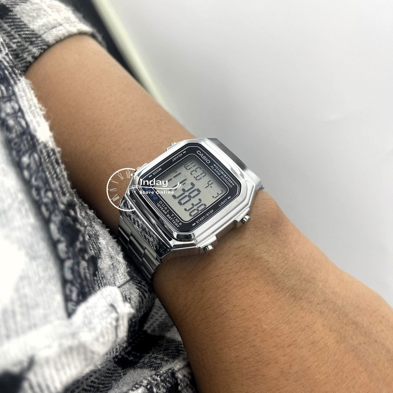 Casio Vintage Unisex Watch A178WA-1A Resin Glass Adjustable Clasp Stainless Steel Band Battery Life 10-Years