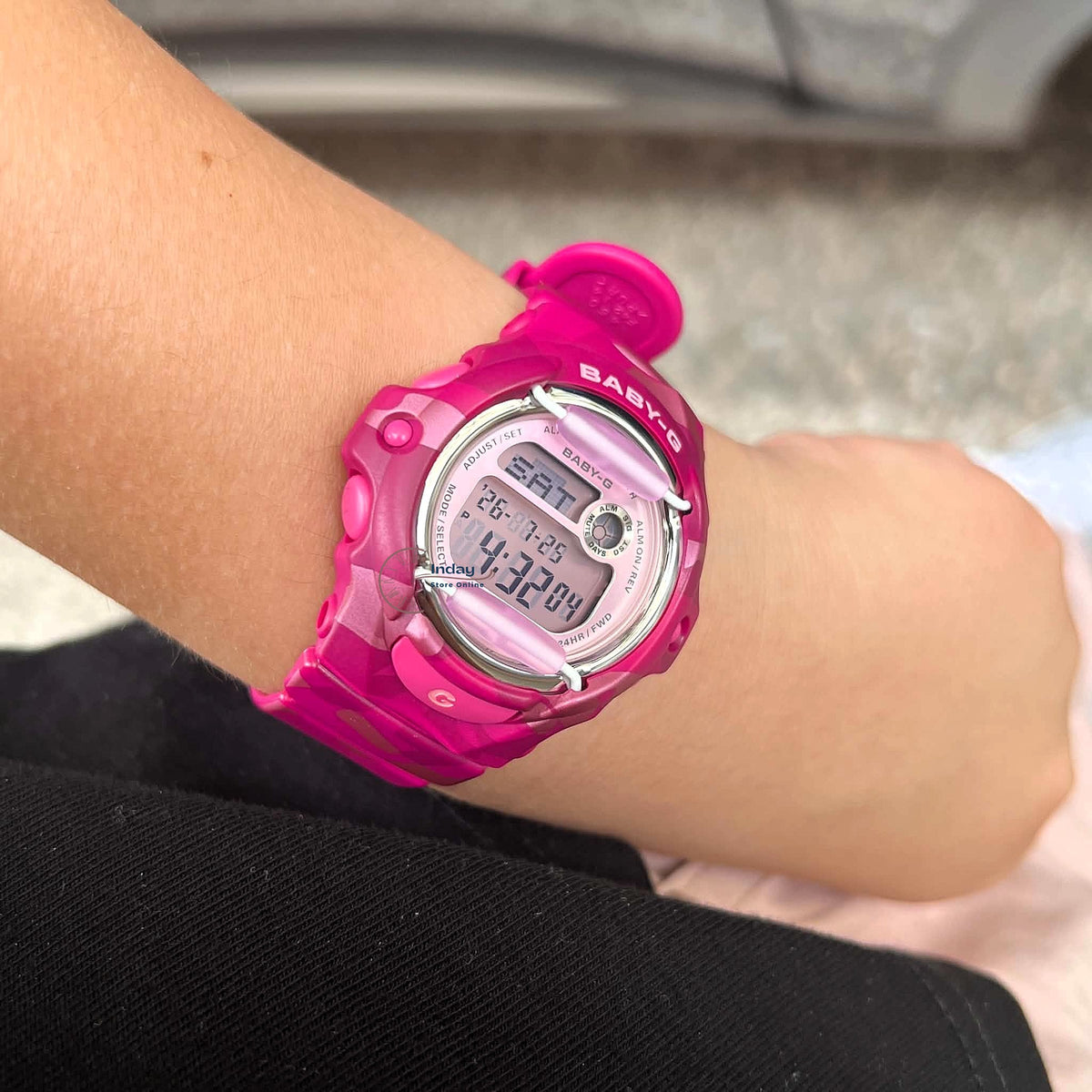 Casio Baby-G Digital Watch BG-169CM-4 Mineral Glass Resin Band Shock Resistant Pink Camouflage Color Battery Life: 3 Years