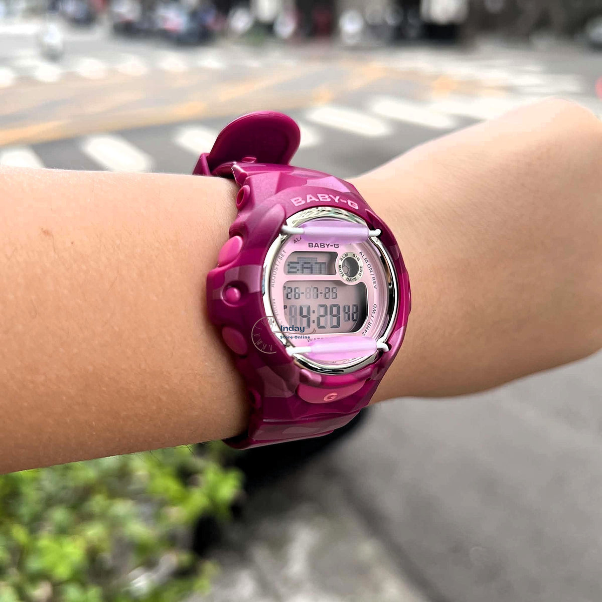 Casio Baby-G Digital Watch BG-169CM-4 Mineral Glass Resin Band Shock Resistant Pink Camouflage Color Battery Life: 3 Years