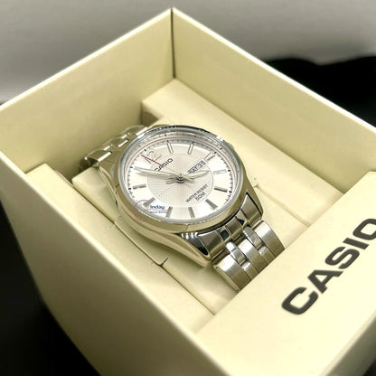 Casio Fashion Women's Watch LTP-1335D-7A Stainless Steel Band Triple-fold Clasp