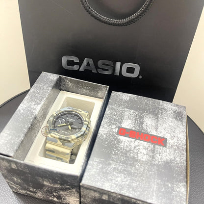 Casio G-Shock Men's Watch GA-2100CM-5A Mineral Glass Shock Resistant
Carbon Core Guard Structure Battery Life: 3 Years