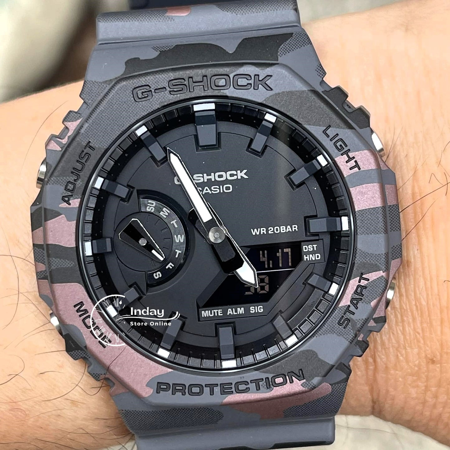 Casio G-Shock Men's Watch GA-2100CM-8A Mineral Glass Shock Resistant
Carbon Core Guard Structure Battery Life: 3 Years