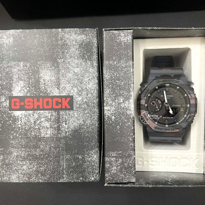 Casio G-Shock Men's Watch GA-2100CM-8A Mineral Glass Shock Resistant
Carbon Core Guard Structure Battery Life: 3 Years