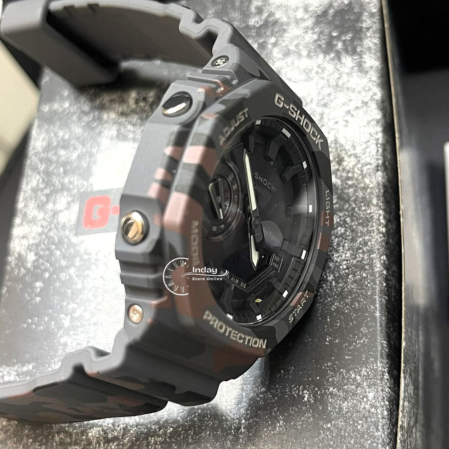 Casio G-Shock Men's Watch GA-2100CMD-8A Mineral Glass Shock Resistant
Carbon Core Guard Structure Battery Life: 3 Years