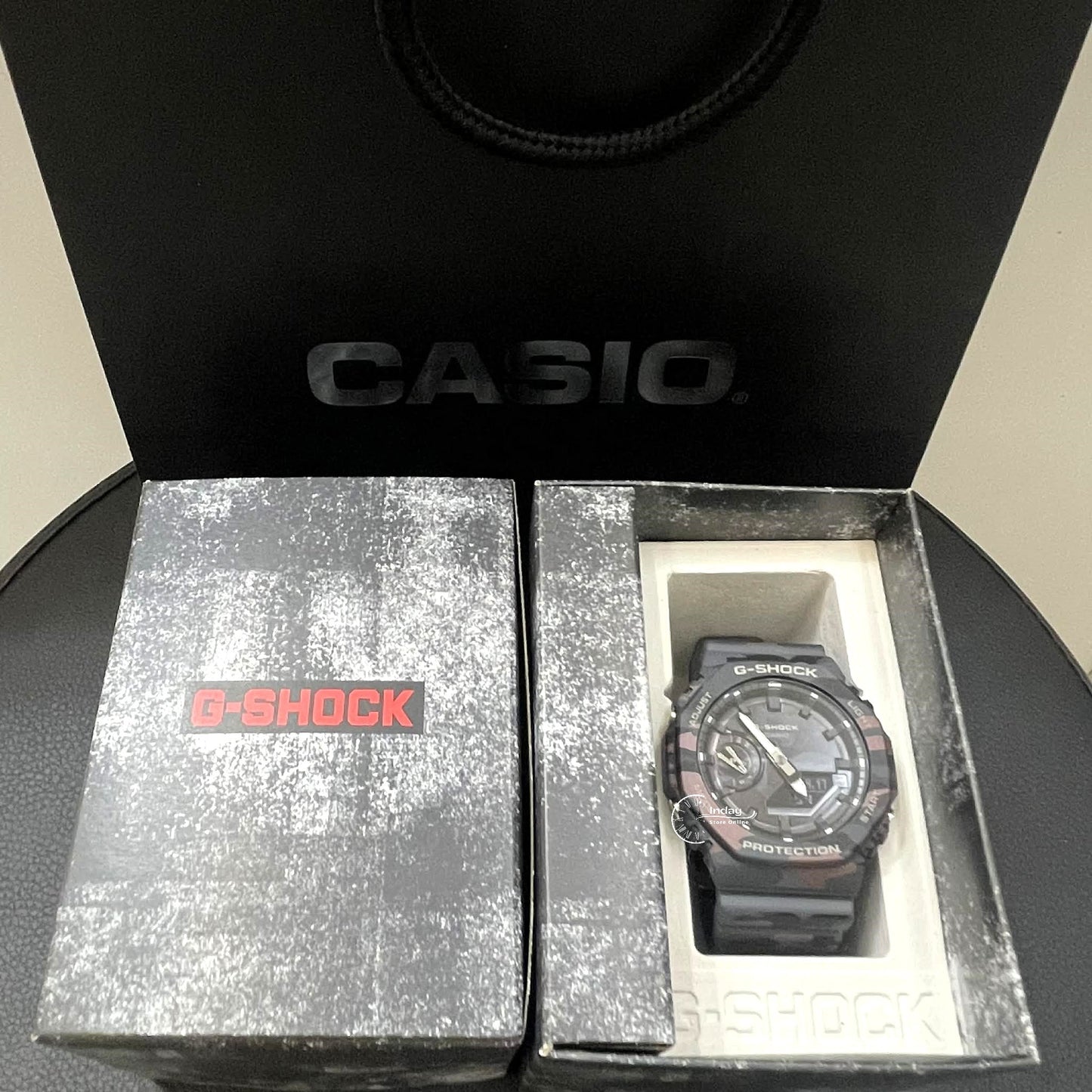 Casio G-Shock Men's Watch GA-2100CMD-8A Mineral Glass Shock Resistant
Carbon Core Guard Structure Battery Life: 3 Years