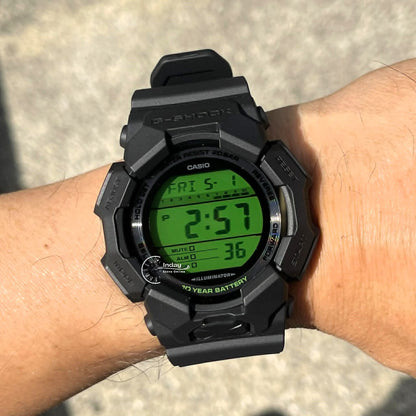 Casio G-Shock Men's Watch GD-010BEG-1 Mineral Glass Resin Band Shock Resistant Carbon Core Guard Structure Black Battery Life: 10 Years
