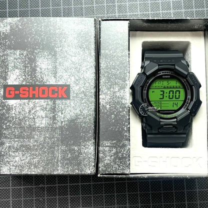 Casio G-Shock Men's Watch GD-010BEG-1 Mineral Glass Resin Band Shock Resistant Carbon Core Guard Structure Black Battery Life: 10 Years