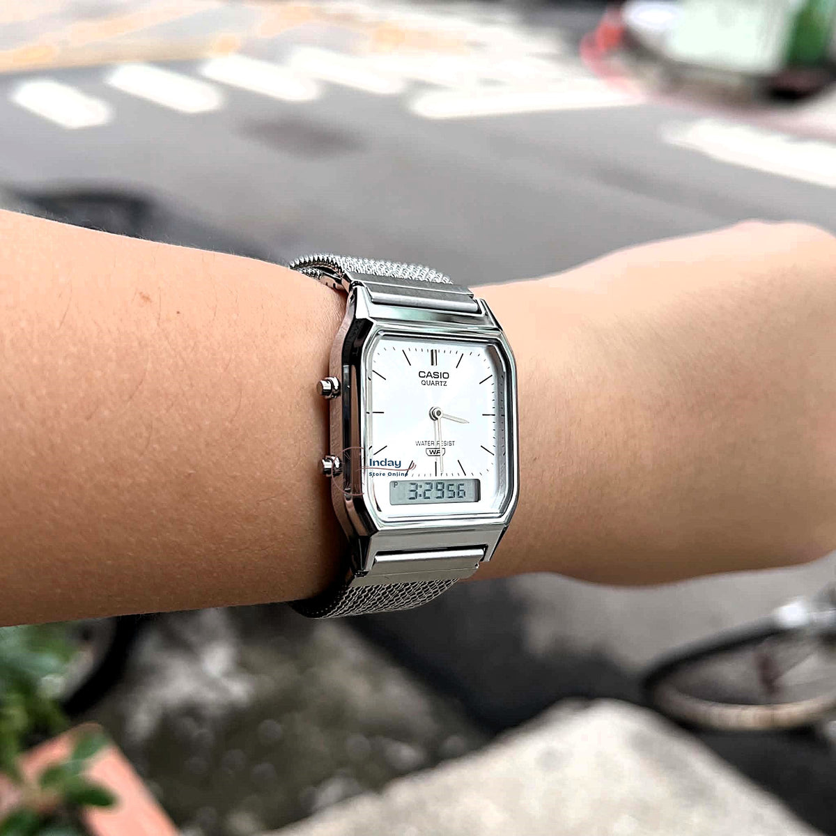 Casio Vintage Unisex Watch AQ-230EM-7A Resin Glass Stainless Steel Mesh Band
Adjustable Clasp Battery Life 3: Years